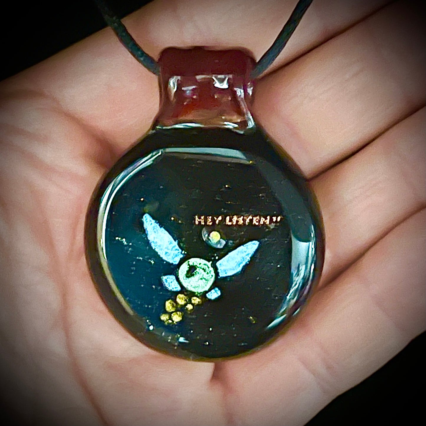 Hey Listen - Pendant