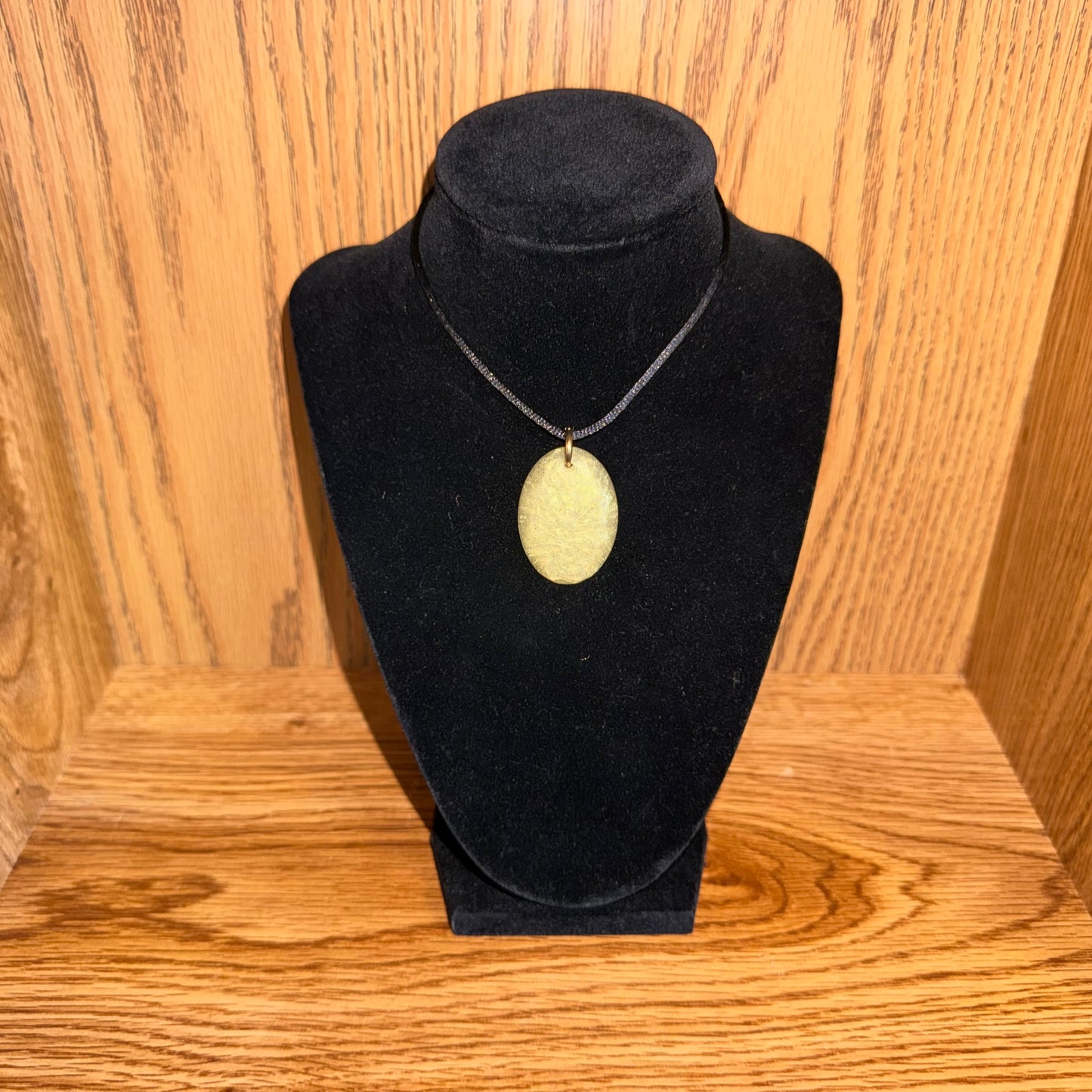 Gold oval - Pendant