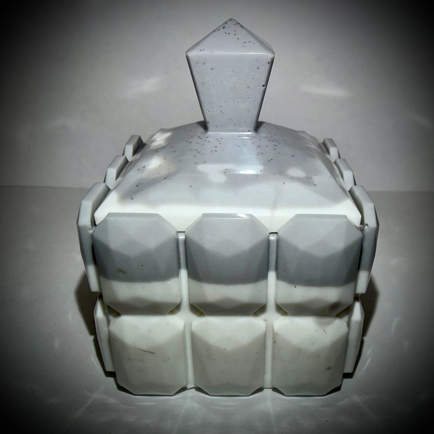 Grey / White - Box