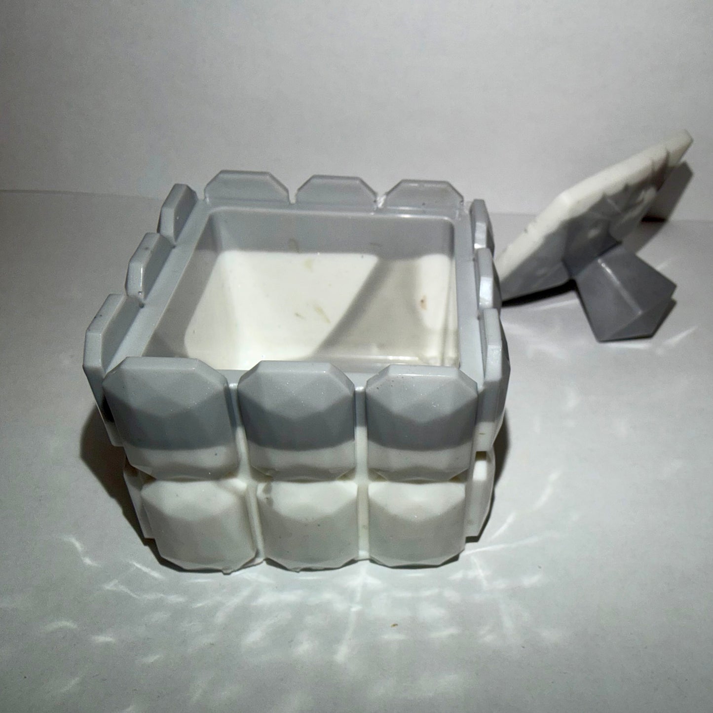 Grey / White - Box