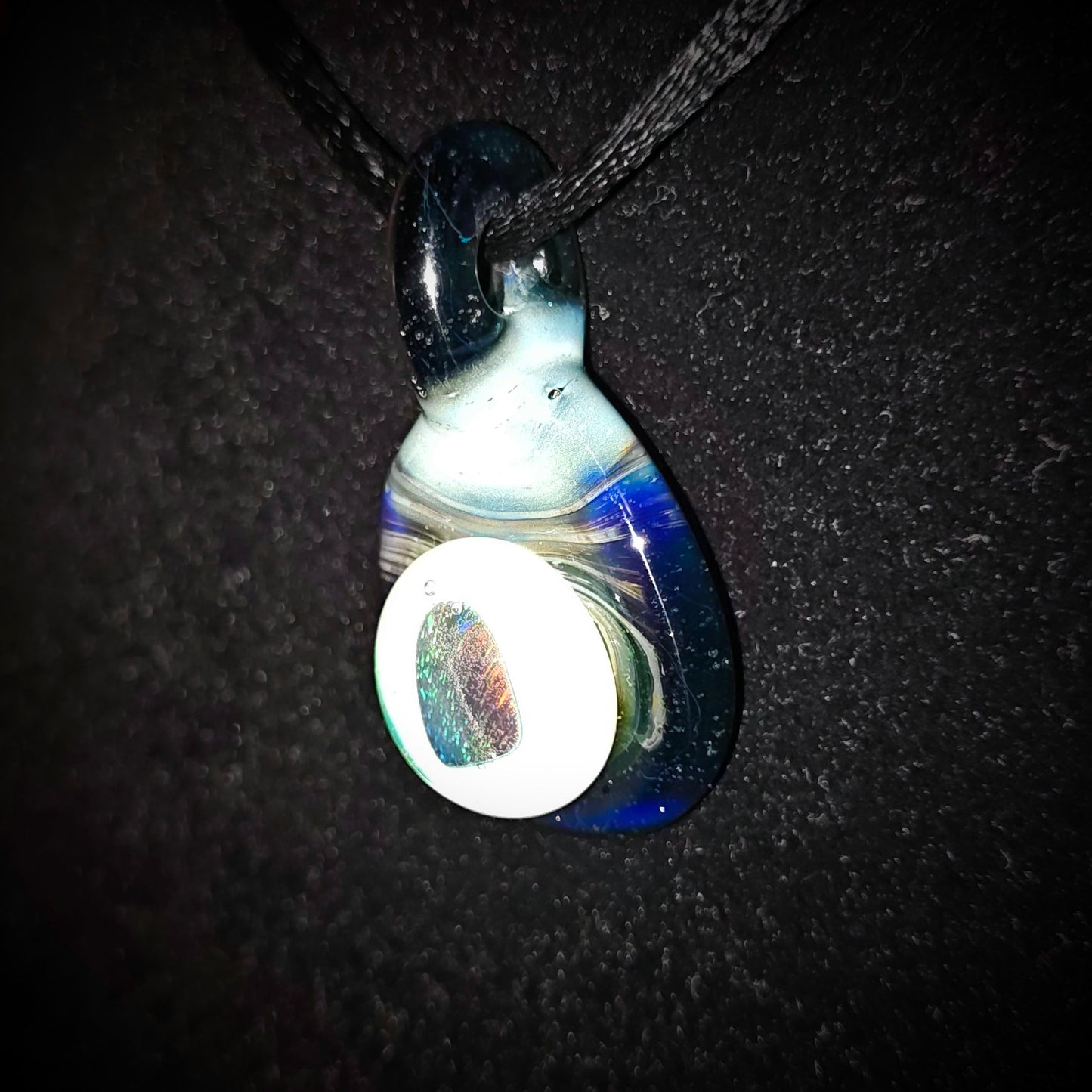 Opal chip - Pendant